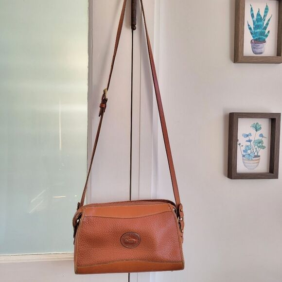 VINTAGE DOONEY & BOURKE Honey Camel Brown Leather Shoulder Bag - Picture 5 of 11